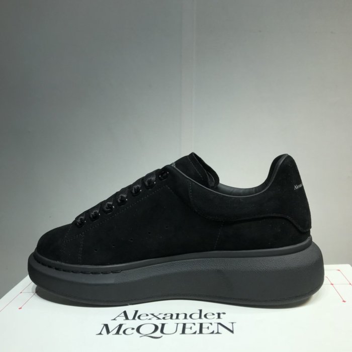 Alexander McQueen Men Shoes Fashion Design Luxury Brand Oversized Sneaker 553761WHV671000