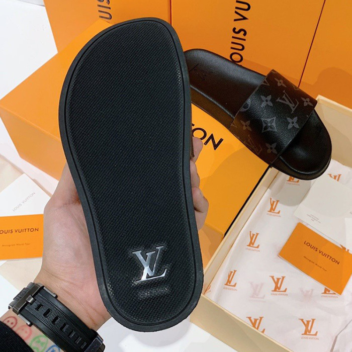 Louis Vuitton Men Shoes Slippers Sandals Flip Flop Luxury Brand WATERFRONT MULE 1A3PRW