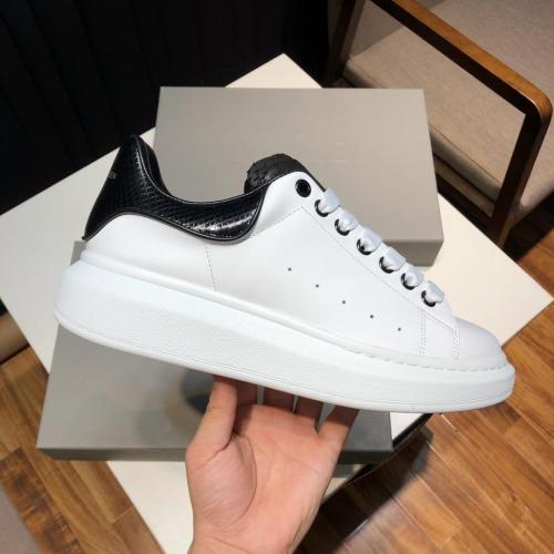 Alexander McQueen Men Shoes Fashion Design Luxury Brand Oversized Sneaker