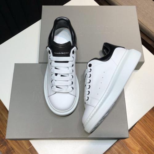 Alexander McQueen Men Shoes Fashion Design Luxury Brand Oversized Sneaker