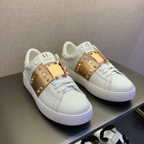 VALENTINO GARAVANI Mens Shoes Luxury Brand CALFSKIN ROCKSTUD UNTITLED SNEAKER