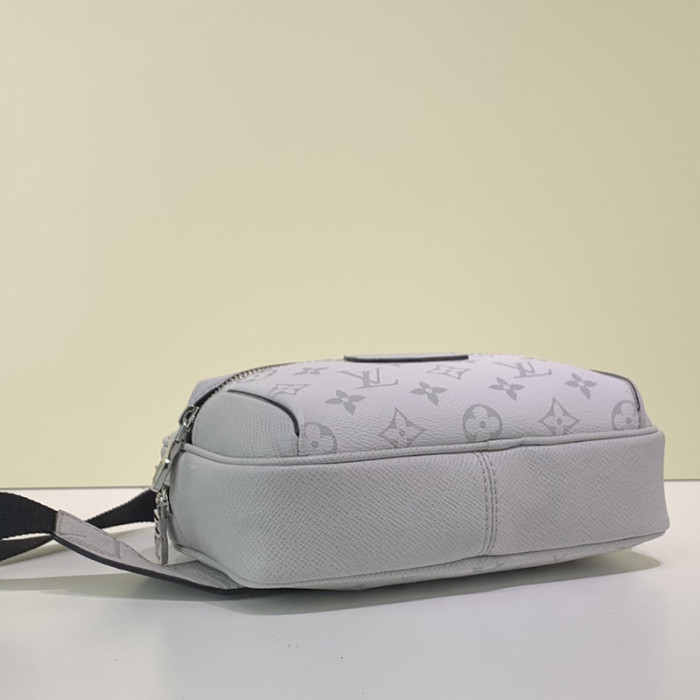 Louis Vuitton Mens Bags Luxury Brand Fashion Type OUTDOOR BUMBAG Antartica M30247