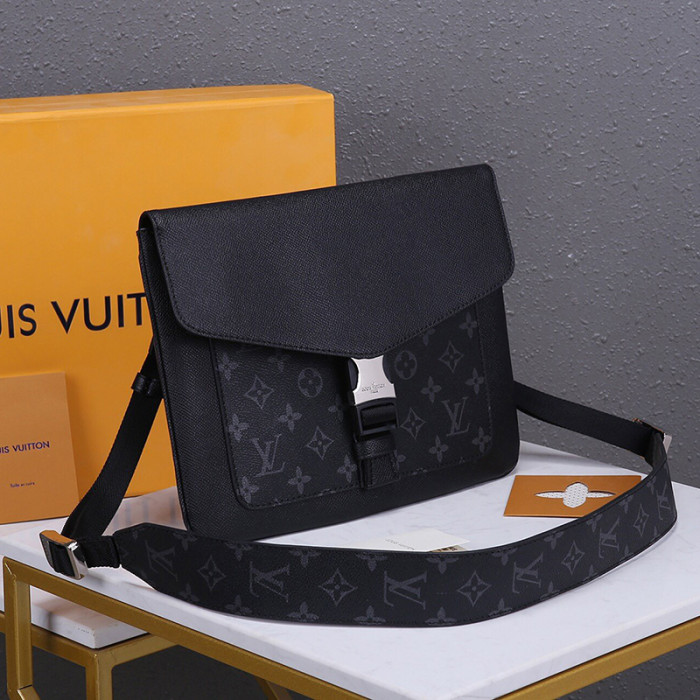 Louis Vuitton Mens Bags Luxury Brand Fashion Type OUTDOOR FLAP MESSENGER M30413