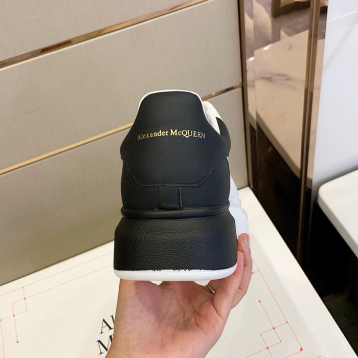 Alexander McQueen Men Shoes Fashion Design Luxury Brand Oversized Sneaker