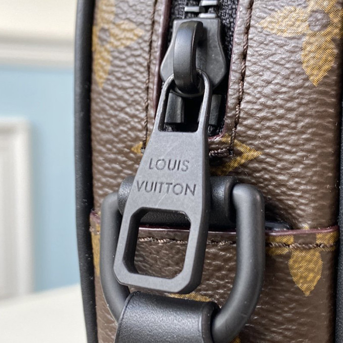 Louis Vuitton Womens Mens Waist Bags Luxury Brand Fashion Type with Original Box