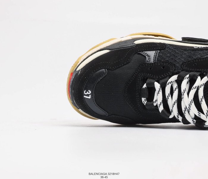 Balenciaga Triple S Sneakers Mens Shoes Sneakers Fashion Design Luxury Brand 3218H47