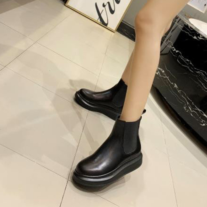 Alexander McQueen Womens Shoes Boots Fashion Design Luxury Brand Tread Chelsea Boot Black 641837WHZ841000