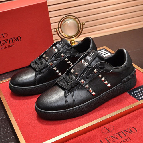 Valentino Garavani Rockstud Untitled Noir Calfskin Sneaker Mens Shoes Sneakers Luxury Brand VY2S0931BXE0NO