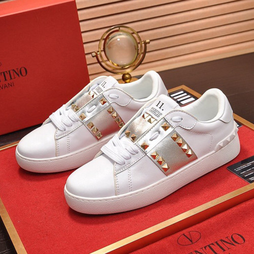Valentino Garavani Calfskin Rockstud Untitled Sneaker Mens Shoes Fashion Sneakers Luxury Brand with Original Box