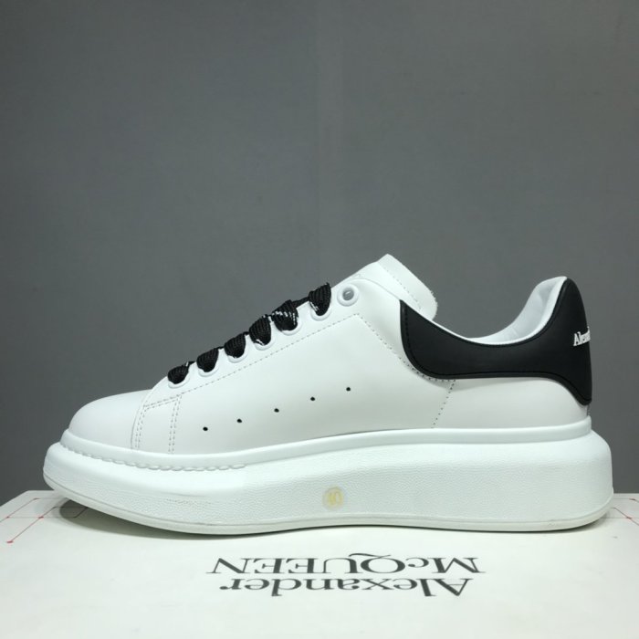 Alexander McQueen Womens Shoes Fashion Design Luxury Brand Oversized Sneaker