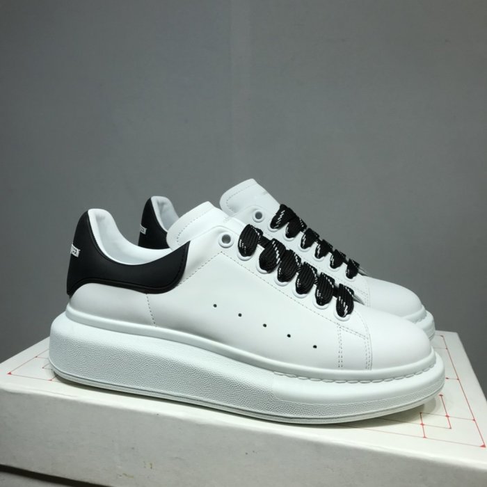 Alexander McQueen Womens Shoes Fashion Design Luxury Brand Oversized Sneaker