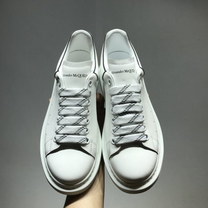 Alexander McQueen Womens Shoes Fashion Design Luxury Brand Oversized Sneaker WHITE/BLACK 621056WHXMT9074