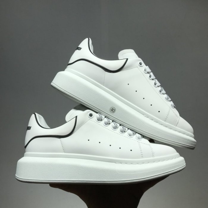 Alexander McQueen Womens Shoes Fashion Design Luxury Brand Oversized Sneaker WHITE/BLACK 621056WHXMT9074