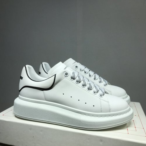 Alexander McQueen Womens Shoes Fashion Design Luxury Brand Oversized Sneaker WHITE/BLACK 621056WHXMT9074