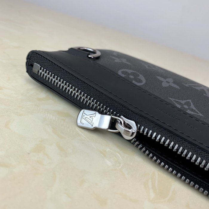 Louis Vuitton Mens Clutch Wallet Purse Luxury Brand Fashion DISCOVERY POCHETTE PM Monogram Eclipse M44323