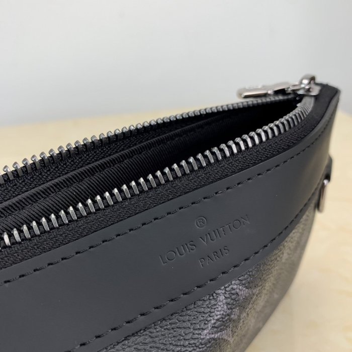 Louis Vuitton Mens Clutch Wallet Purse Luxury Brand Fashion DISCOVERY POCHETTE PM Monogram Eclipse M44323