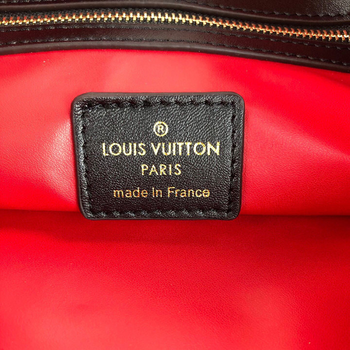 Louis Vuitton Womens Bag Shoulder Bag