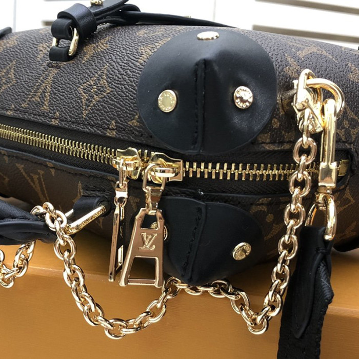 Louis Vuitton Womens Bag Crossbody Bag