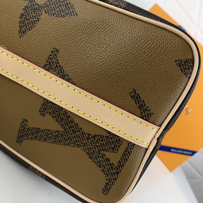 Louis Vuitton Womens Bag Crossbody Bag
