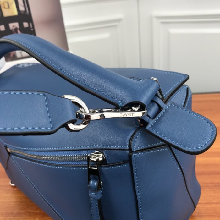 Loewe Womens Bag Puzzle Bag in Soft Grained Calfskin