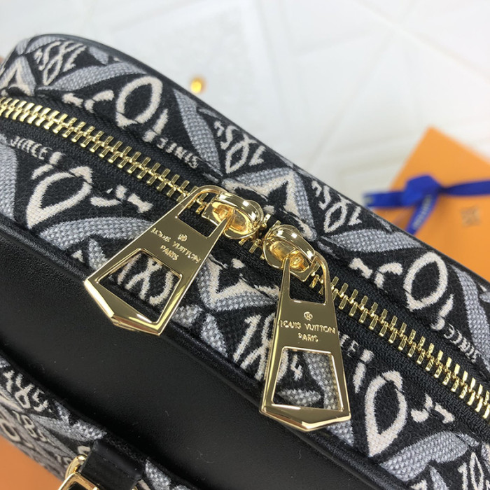 Louis Vuitton Womens Bag Crossbody Bag