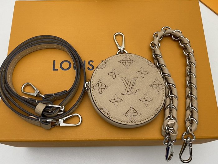 Louis Vuitton Womens Bag Drawstring Bag