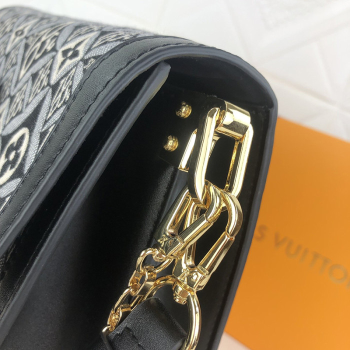 Louis Vuitton Womens Bag Crossbody Bag