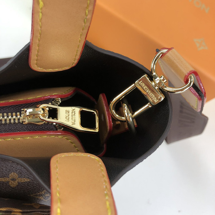 Louis Vuitton Womens Bag Crossbody Bag