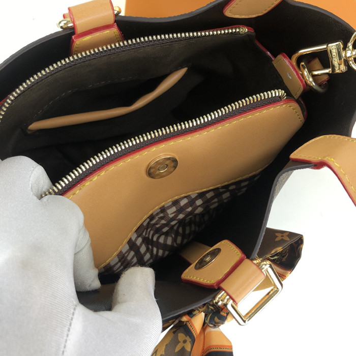 Louis Vuitton Womens Bag Crossbody Bag