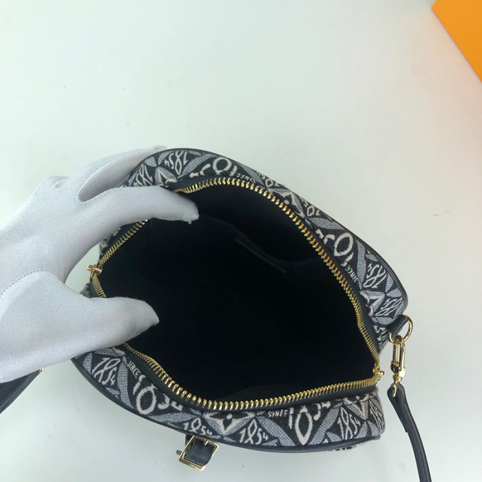 Louis Vuitton Womens Bag Crossbody Bag