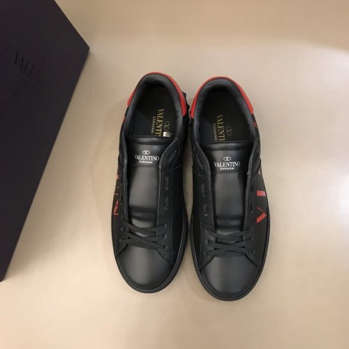 Valentino Men Shoes Fashion Design Luxury Brand Valentino Garavani Open Sneaker With Vltn Print TY2S0830XZU0SM