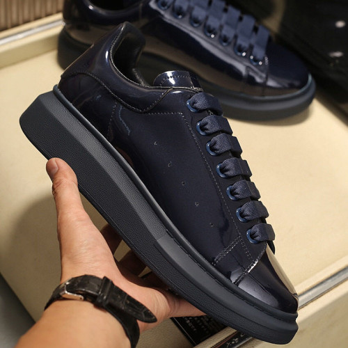 Alexander McQueen Womens Mens Shoes Fashion Sneakers Unisex Design Luxury Brand Oversized Sneaker with Box
