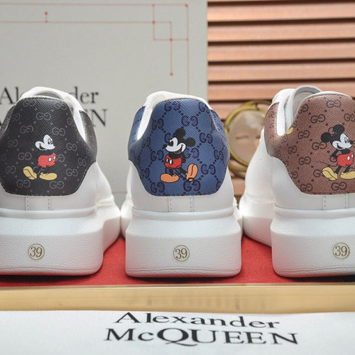 Alexander McQueen Womens Mens Shoes Fashion Sneakers Unisex Design Luxury Brand Oversized Sneaker with Box