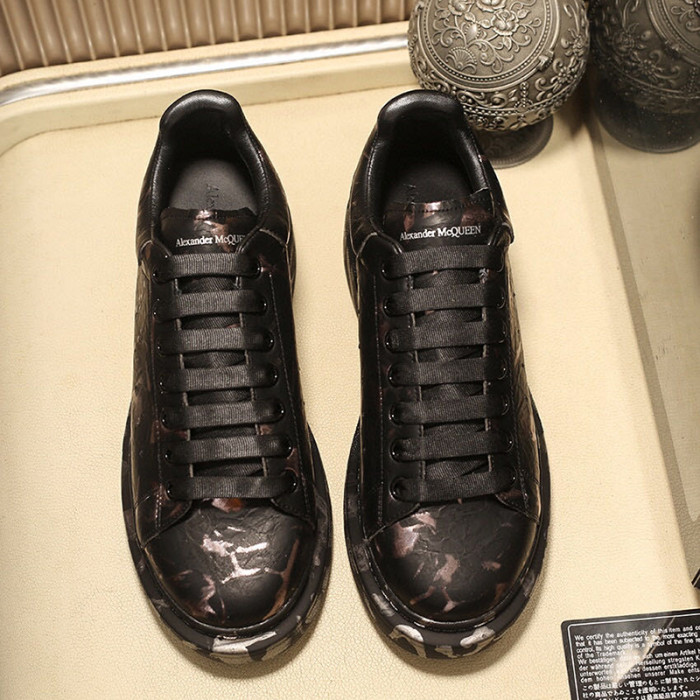 Alexander McQueen Womens Mens Shoes Fashion Sneakers Unisex Design Luxury Brand Oversized Sneaker with Box