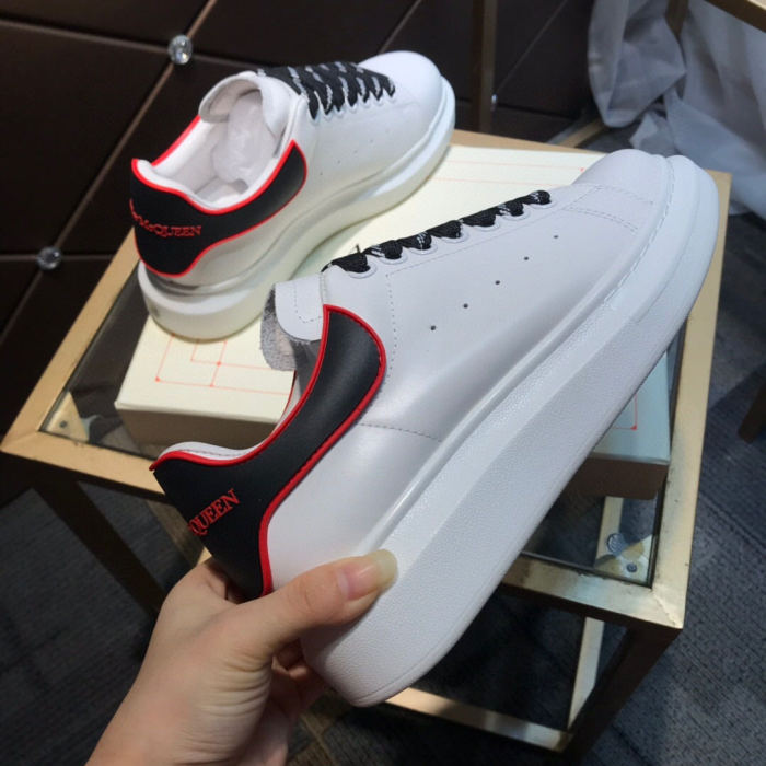 Alexander McQueen Womens Mens Shoes Fashion Sneakers Unisex Design Luxury Brand Oversized Sneaker with Box