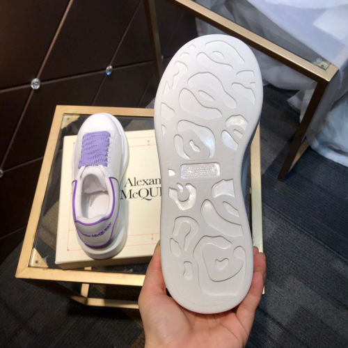 Alexander McQueen Womens Mens Shoes Fashion Sneakers Unisex Design Luxury Brand Oversized Sneaker with Box