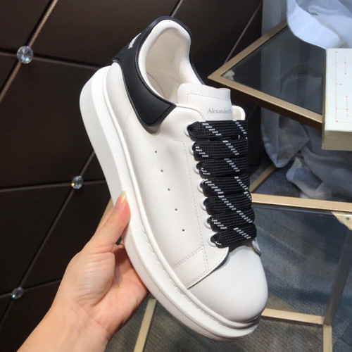 Alexander McQueen Womens Mens Shoes Fashion Sneakers Unisex Design Luxury Brand Oversized Sneaker with Box