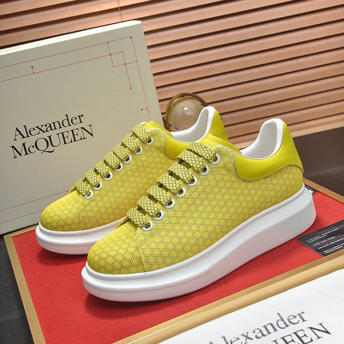 Alexander McQueen Womens Mens Shoes Fashion Sneakers Unisex Design Luxury Brand Oversized Sneaker with Box