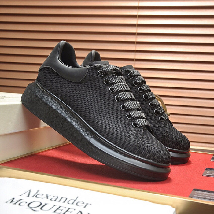 Alexander McQueen Womens Mens Shoes Fashion Sneakers Unisex Design Luxury Brand Oversized Sneaker with Box