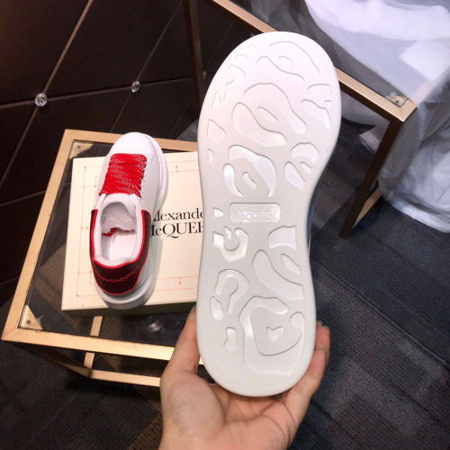 Alexander McQueen Womens Mens Shoes Fashion Sneakers Unisex Design Luxury Brand Oversized Sneaker with Box