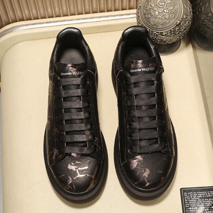 Alexander McQueen Womens Mens Shoes Fashion Sneakers Unisex Design Luxury Brand Oversized Sneaker with Box