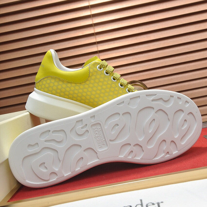 Alexander McQueen Womens Mens Shoes Fashion Sneakers Unisex Design Luxury Brand Oversized Sneaker with Box
