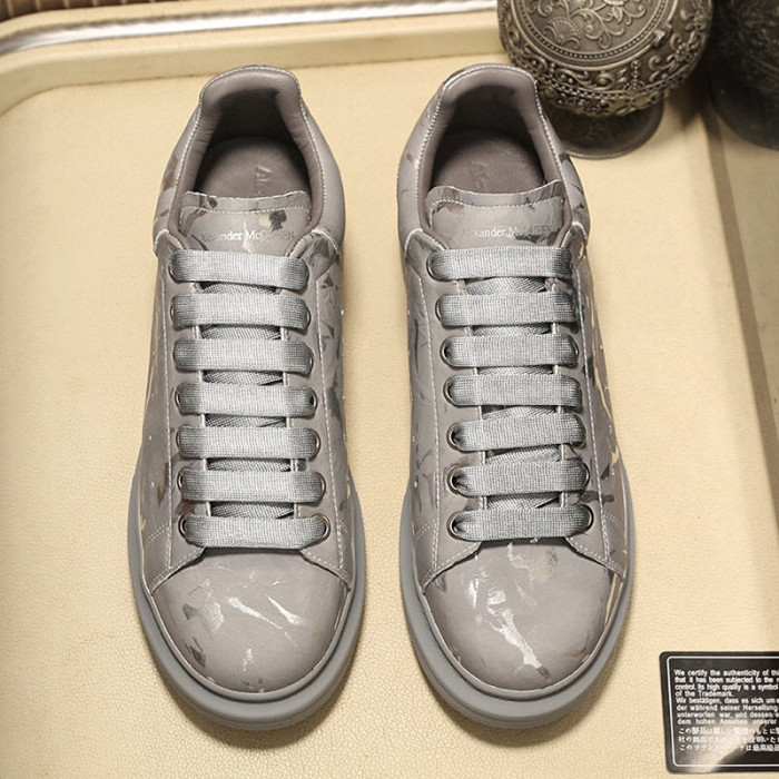 Alexander McQueen Womens Mens Shoes Fashion Sneakers Unisex Design Luxury Brand Oversized Sneaker with Box