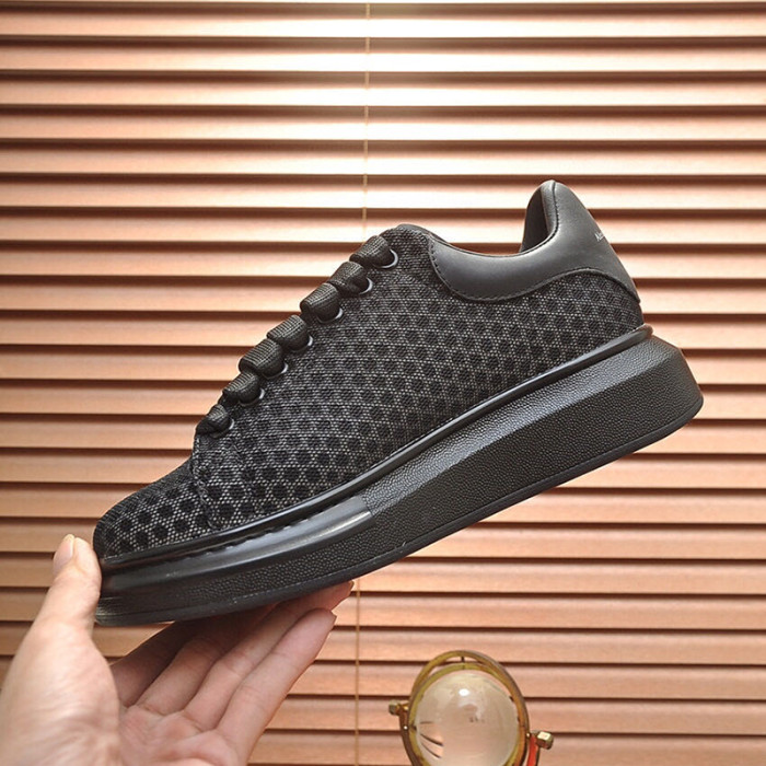 Alexander McQueen Womens Mens Shoes Fashion Sneakers Unisex Design Luxury Brand Oversized Sneaker with Box
