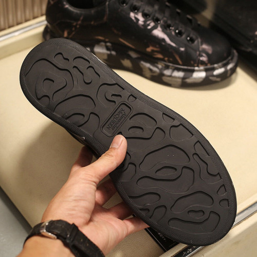 Alexander McQueen Womens Mens Shoes Fashion Sneakers Unisex Design Luxury Brand Oversized Sneaker with Box