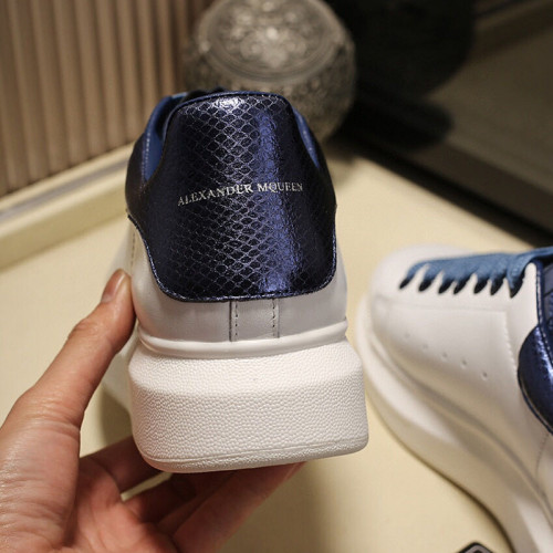 Alexander McQueen Womens Mens Shoes Fashion Sneakers Unisex Design Luxury Brand Oversized Sneaker with Box