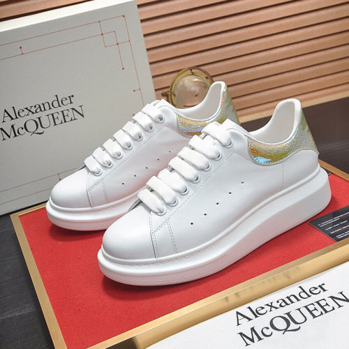 Alexander McQueen Womens Mens Shoes Fashion Sneakers Unisex Design Luxury Brand Oversized Sneaker with Box
