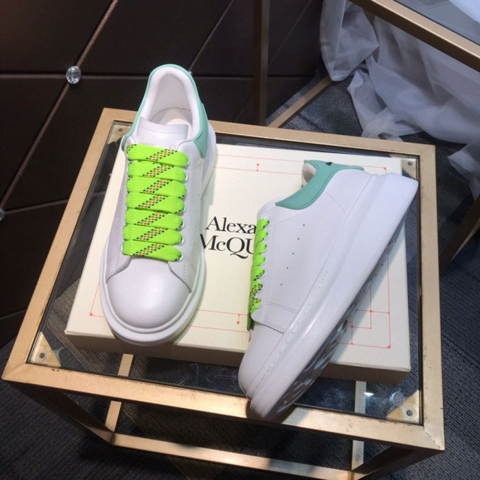 Alexander McQueen Womens Mens Shoes Fashion Sneakers Unisex Design Luxury Brand Oversized Sneaker with Box