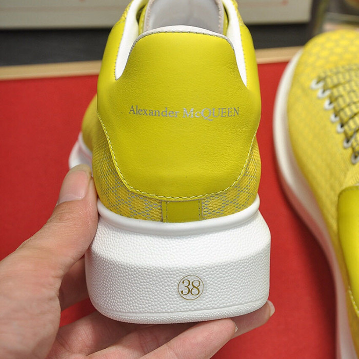 Alexander McQueen Womens Mens Shoes Fashion Sneakers Unisex Design Luxury Brand Oversized Sneaker with Box