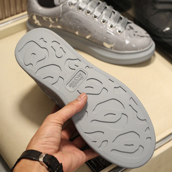 Alexander McQueen Womens Mens Shoes Fashion Sneakers Unisex Design Luxury Brand Oversized Sneaker with Box